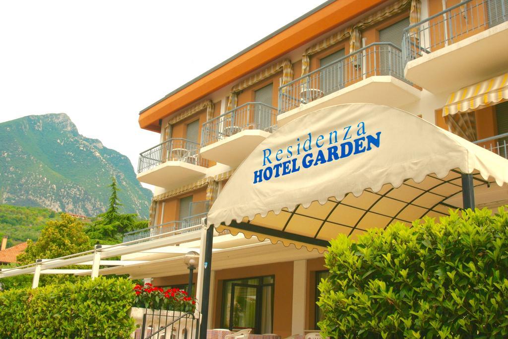 Residenza Hotel Garden Toscolano Maderno Buitenkant foto