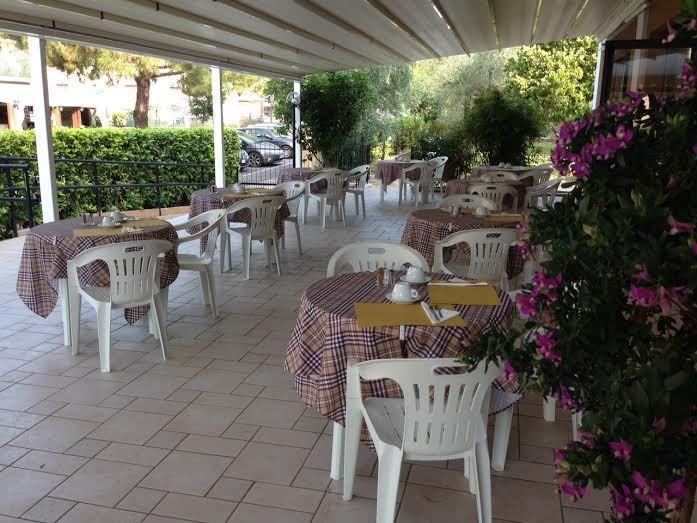 Residenza Hotel Garden Toscolano Maderno Buitenkant foto